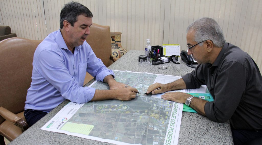 Governador realiza &uacute;ltima reuni&atilde;o com Eduardo Riedel: &ldquo;Tratamos de projetos relevantes para o Estado&rdquo;