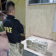 PRF apreende 31 Kg de coca&iacute;na escondida em espigas de milho em Corumb&aacute; 
