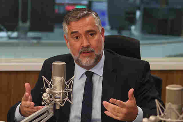 Ministro Paulo Pimenta reafirma compromisso do Governo Federal com liberdade de express&atilde;o e exerc&iacute;cio profissional dos jornalistas