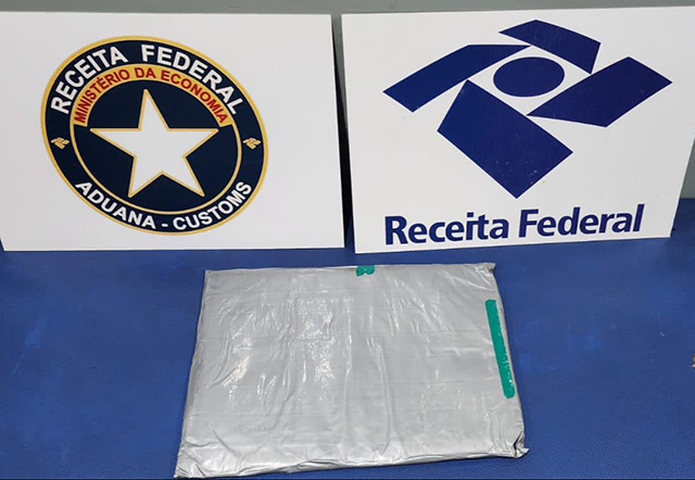Bolivianos são detidos antes de entrar em Corumbá com 2,3 kg de pasta base de cocaína