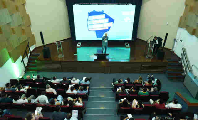 Para fomentar associativismo, associa&ccedil;&otilde;es comerciais participam de encontro estadual