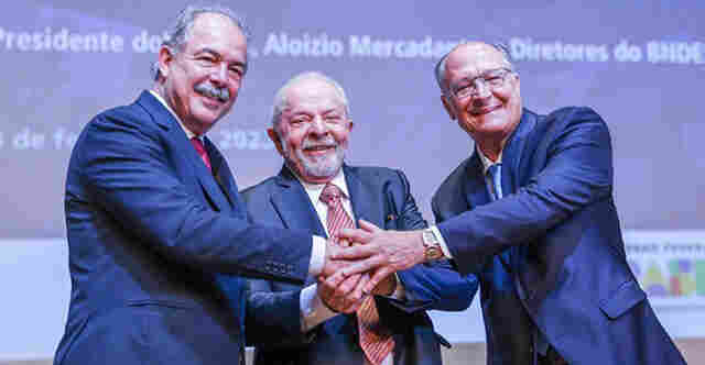 Mercadante toma posse no BNDES e promete banco verde, inclusivo e tecnol&oacute;gico