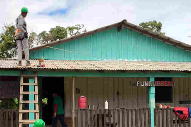 Minist&eacute;rio de Minas e Energia instala placas solares na Terra Ind&iacute;gena Yanomami