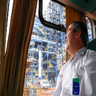 Governador e secret&aacute;rios visitam f&aacute;brica da Suzano em Ribas e destacam futuro de prosperidade