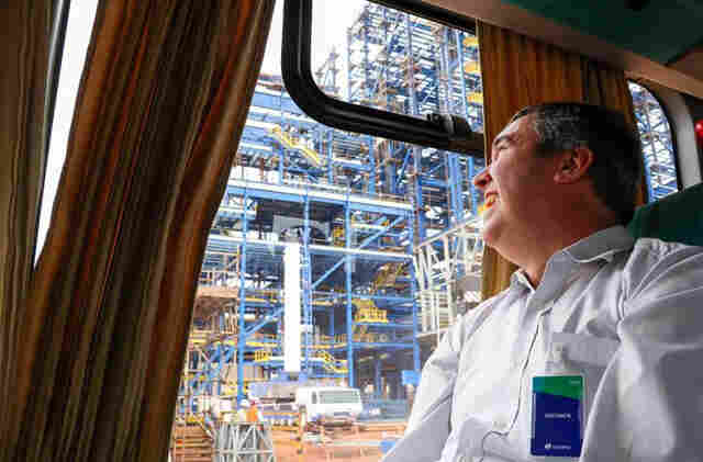 Governador e secret&aacute;rios visitam f&aacute;brica da Suzano em Ribas e destacam futuro de prosperidade