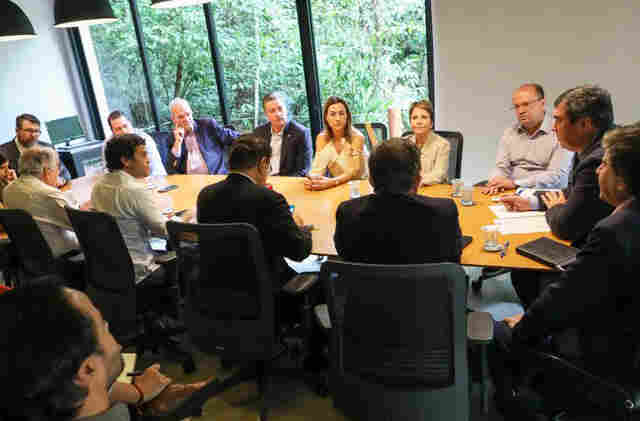 Governador se re&uacute;ne com a bancada federal para discutir projetos e investimentos para o Estado