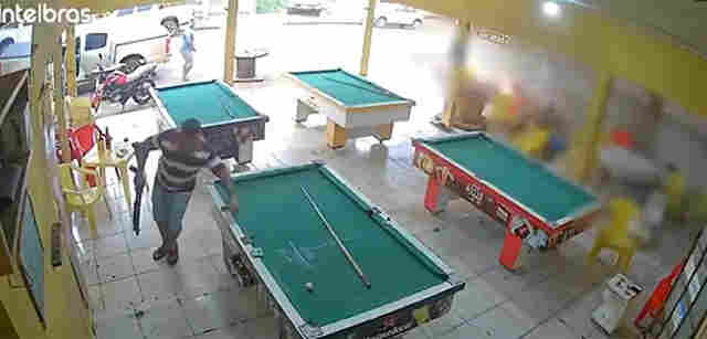 Dupla se enfurece ap&oacute;s perder jogo de sinuca e mata sete pessoas em bar no Mato Grosso