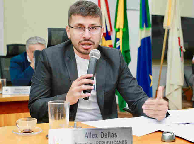 Redu&ccedil;&atilde;o da frota de &ocirc;nibus e demora preocupam vereador corumbaense