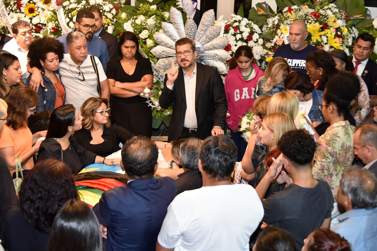 Legado de Amarildo Cruz &eacute; exaltado em cortejo de despedida emocionada na ALEMS