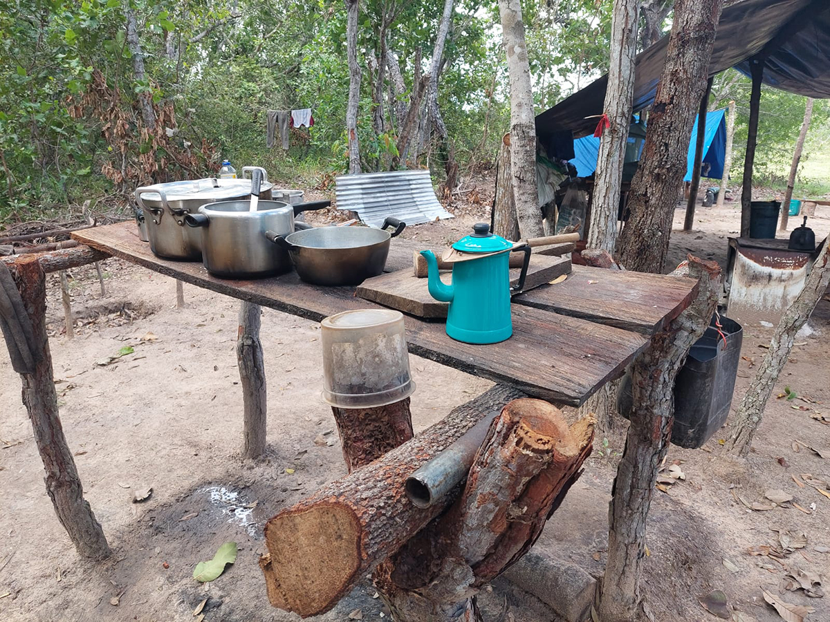 Com helic&oacute;ptero, trabalhadores s&atilde;o resgatados em condi&ccedil;&otilde;es an&aacute;logas &agrave; escravid&atilde;o de &aacute;rea alagada do Pantanal Paiagu&aacute;s