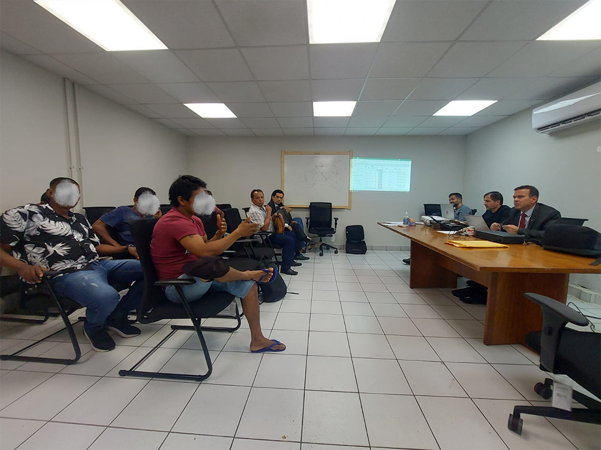 Com helic&oacute;ptero, trabalhadores s&atilde;o resgatados em condi&ccedil;&otilde;es an&aacute;logas &agrave; escravid&atilde;o de &aacute;rea alagada do Pantanal Paiagu&aacute;s