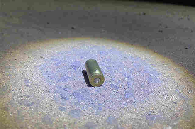 Tiros que mataram um homem de 23 anos no bairro Aeroporto foram disparados por indiv&iacute;duos em uma moto  