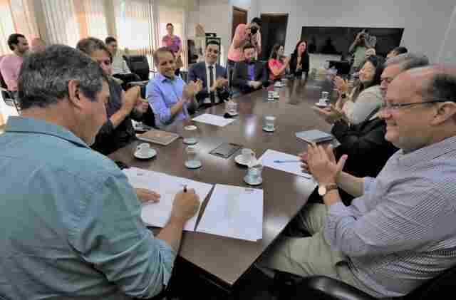 Governador assina nomea&ccedil;&atilde;o de 198 novos policiais civis, que v&atilde;o refor&ccedil;ar seguran&ccedil;a p&uacute;blica de MS
