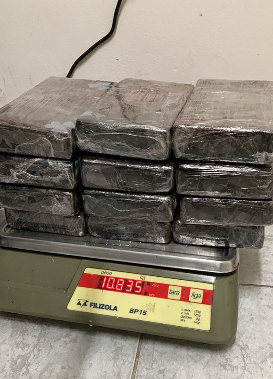 Polícia Federal apreende 11 kg de cocaína na rodoviária de Corumbá