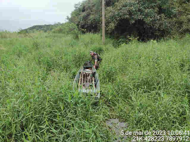 Pescadores s&atilde;o autuados em R$ 1,4 mil por pescar em local proibido e tem chalana e petrechos apreendidos