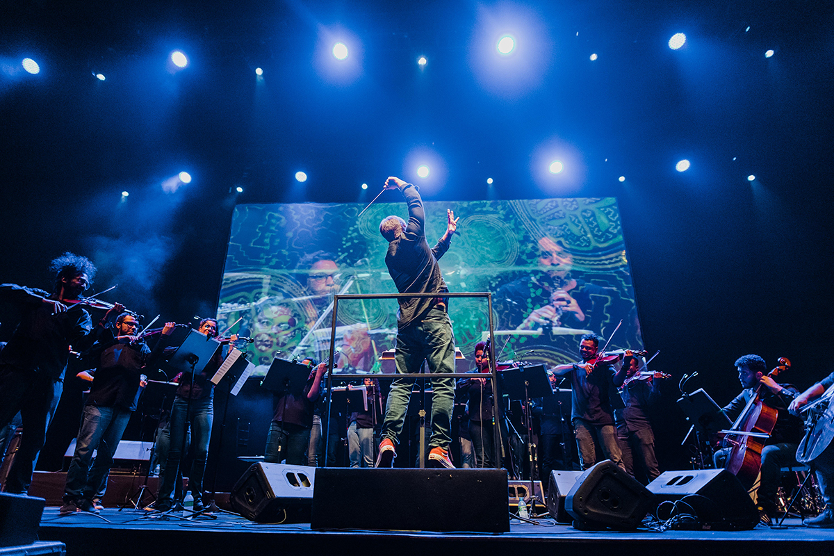 M&uacute;sicos do Moinho Cultural integram Nova Orquestra e fazem turn&ecirc; em homenagem aos 30 anos da banda Backstreet Boys