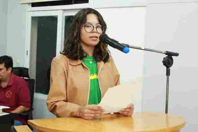 Estudantes participam de sess&atilde;o, fazem reivindica&ccedil;&otilde;es que s&atilde;o transformadas em requerimento 
