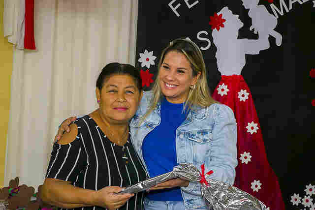 Prefeitura homenageia m&atilde;es dos CRAS e Centro de Conviv&ecirc;ncia dos Idosos 
