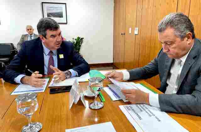 Em Bras&iacute;lia, governador garante recursos para obras priorit&aacute;rias ao desenvolvimento de MS