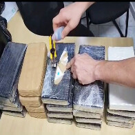 V&Iacute;DEO: Cinco bolivianas s&atilde;o detidas tentando ingressar no Brasil com mais de 21 kg de coca&iacute;na