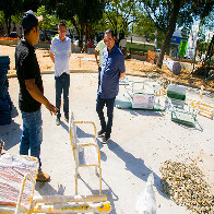 Brinquedos para pessoas com defici&ecirc;ncia s&atilde;o instalados no Jardim da Independ&ecirc;ncia