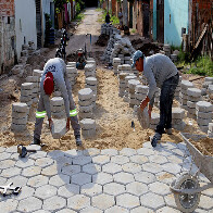 Lajotamento avan&ccedil;a no Cravo Vermelho; bairro tamb&eacute;m ganha pra&ccedil;a, campo de futebol e nova rua