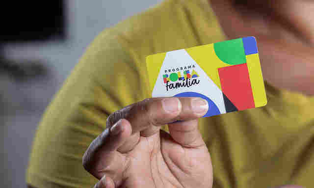 Caixa come&ccedil;a a pagar parcela do Bolsa Fam&iacute;lia de julho 