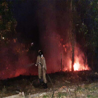 Inc&ecirc;ndio em vegeta&ccedil;&atilde;o na &aacute;rea urbana mobilizou bombeiros em Corumb&aacute;