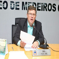 Presidente da C&acirc;mara pede constru&ccedil;&atilde;o de &aacute;rea de lazer e esporte no Padre Ernesto Sassida