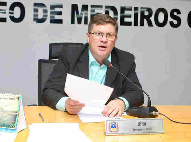 Presidente da C&acirc;mara pede constru&ccedil;&atilde;o de &aacute;rea de lazer e esporte no Padre Ernesto Sassida