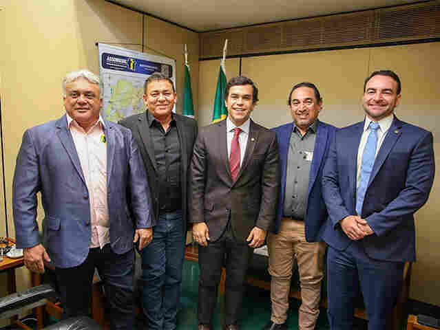 Prefeito cumpre agenda com bancada federal e assegura recursos para Sa&uacute;de e Infraestrutura