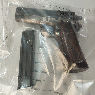 Mulher &eacute; detida na Cervejaria com pistola 9mm durante cumprimento de mandado de pris&atilde;o