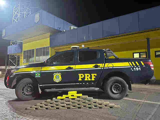 Caminhoneiro boliviano &eacute; detido pela PRF com 47 Kg de coca&iacute;na na BR-262