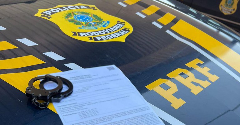 PRF prende em Corumb&aacute; homem com mandado de pris&atilde;o por homic&iacute;dio no RS