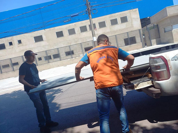 Prefeitura segue com trabalho de limpeza e atendimento às famílias afetadas por ventania