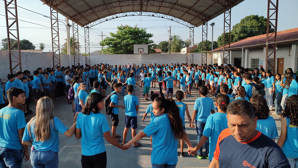 Prefeitura segue com trabalho de limpeza e atendimento às famílias afetadas por ventania