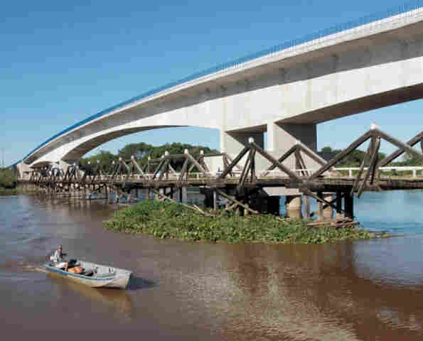 Homem desaparece durante banho de rio na regi&atilde;o do Passo do Lontra 