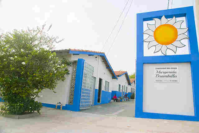 Prefeito entrega reforma e amplia&ccedil;&atilde;o do Condom&iacute;nio dos Idosos Margarida Brambilla