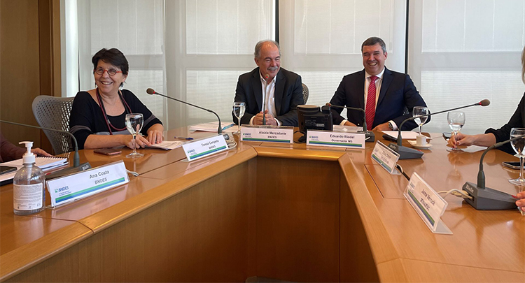 Em reuni&atilde;o no BNDES, governador de MS avan&ccedil;a em pacote de obras, concess&otilde;es e fundo para o Pantanal