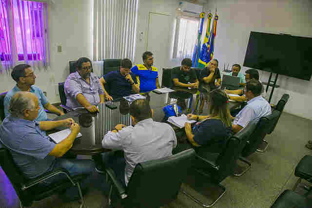 Prefeitura recebe representantes do SIMTED e apresenta proposta de reajuste para a categoria