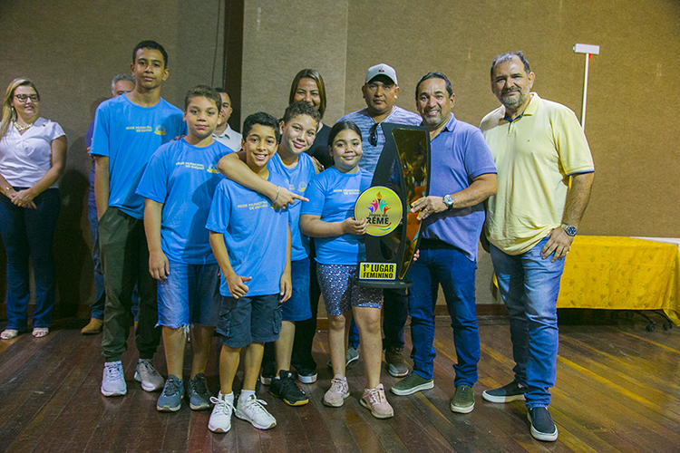 Prefeitura premia campe&otilde;es da 33&ordf; edi&ccedil;&atilde;o dos Jogos da Rede Municipal de Ensino