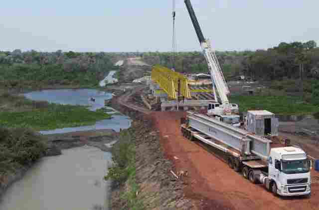 Obras de pontes de concreto avan&ccedil;am em Porto Esperan&ccedil;a, prometendo desenvolvimento e integra&ccedil;&atilde;o