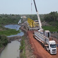 Obras de pontes de concreto avan&ccedil;am em Porto Esperan&ccedil;a, prometendo desenvolvimento e integra&ccedil;&atilde;o