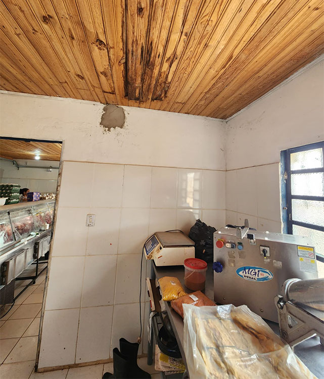 A&ccedil;ougue na parte alta de Corumb&aacute; &eacute; fechado por vender alimentos impr&oacute;prios para consumo