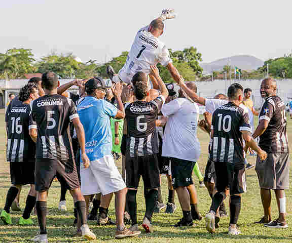 Com goleada e goleiro defendendo 3 p&ecirc;naltis, Corumb&aacute; se classifica para fase final da Copa Assomasul