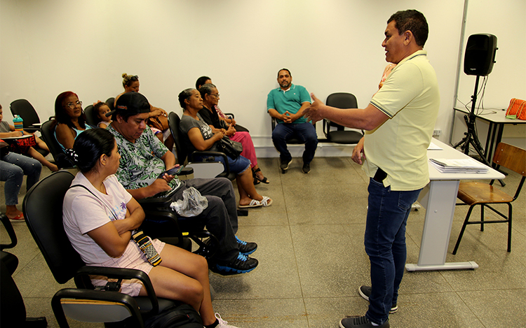 Prefeitura segue com entrega de matr&iacute;culas de lotes para fam&iacute;lias do Loteamento Pantanal