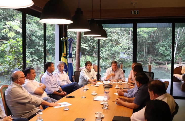 Lei do Pantanal: governo de MS se re&uacute;ne com prefeitos pantaneiros e produtores