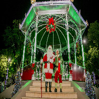 Com atra&ccedil;&otilde;es para todas as idades, Jardim de Natal reacende magia do Papai Noel