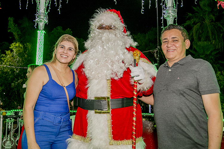 Com atra&ccedil;&otilde;es para todas as idades, Jardim de Natal reacende magia do Papai Noel