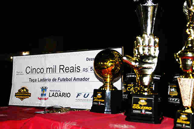Decis&atilde;o da Ta&ccedil;a Lad&aacute;rio na Arena Seac contou com grande participa&ccedil;&atilde;o popular